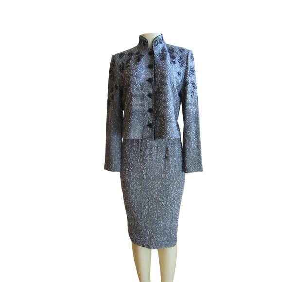 St. John Dresses & Skirts - Vtg. St John Marie Gray Knit Black & White Leaf Motif Jacket and Skirt SZ 4 & 6